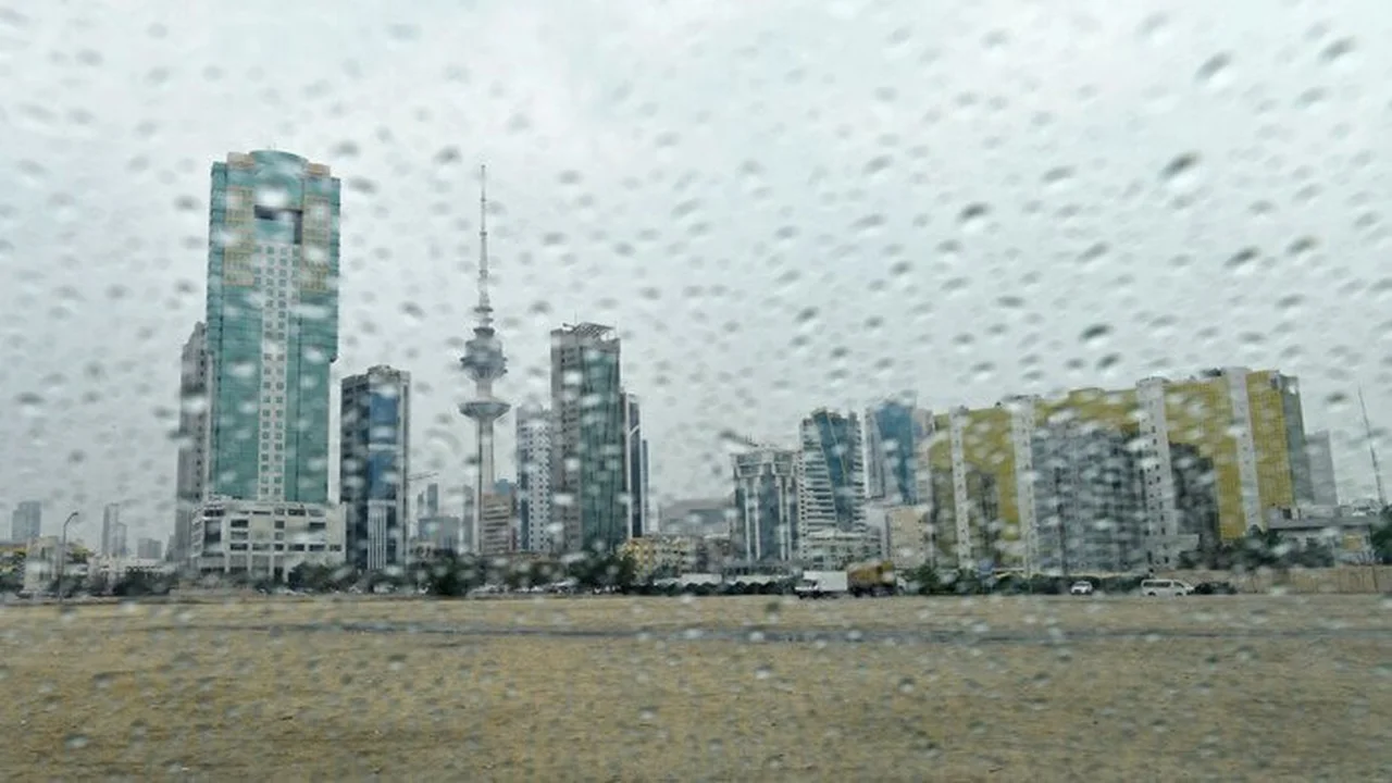 الأرصاد الجوية بالكويت تتوقع تغيرات جوية وأمطار متفاوتة الشدة خلال الأيام المقبلة